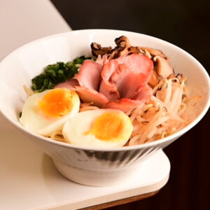 Ramen de res, pollo o cerdo